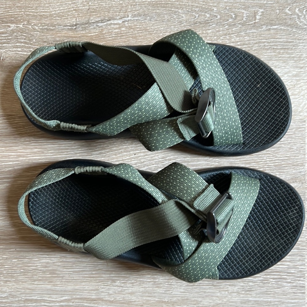 Wide strap Men’s Chacos Size 10